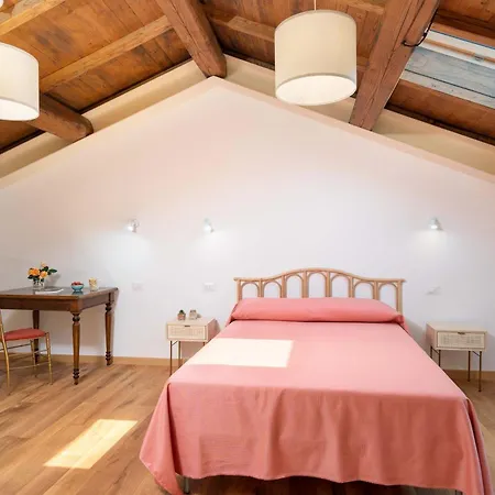 Hillview Near Florence With Pool *