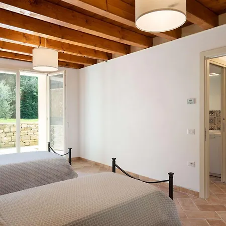 Hillview Near Florence With Pool Vila